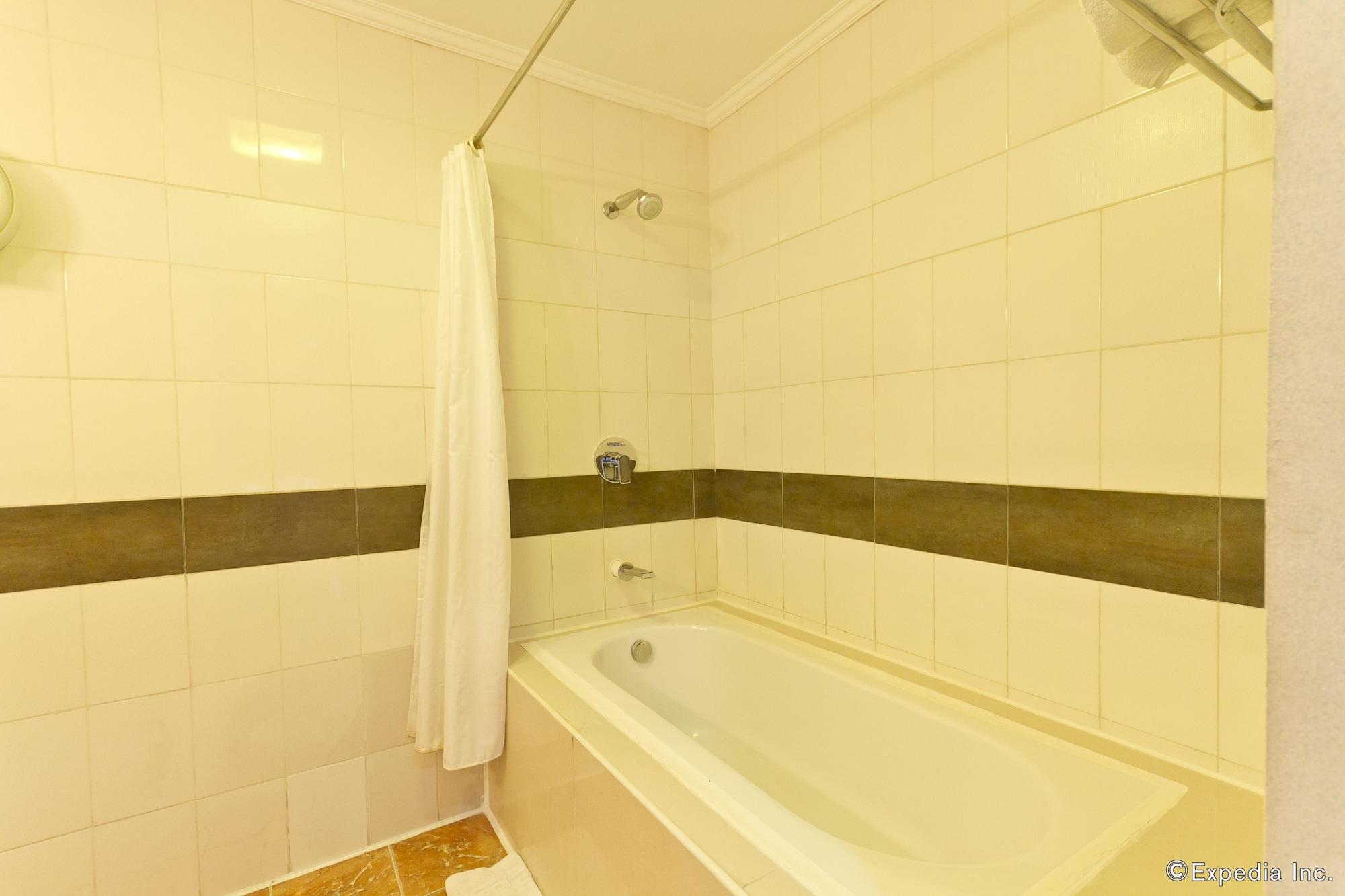 Dulcinea Hotel And Suites Île de Mactan Extérieur photo