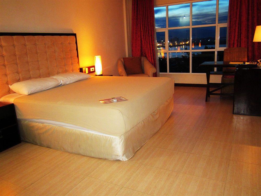 Dulcinea Hotel And Suites Île de Mactan Extérieur photo
