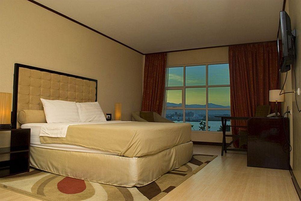 Dulcinea Hotel And Suites Île de Mactan Extérieur photo