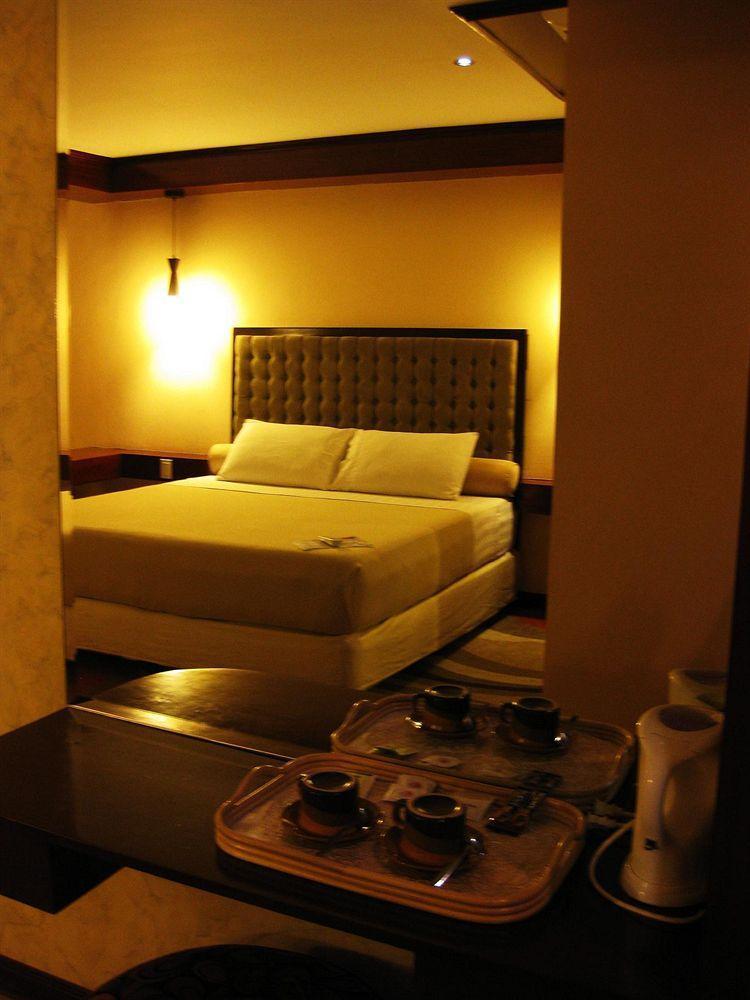 Dulcinea Hotel And Suites Île de Mactan Extérieur photo