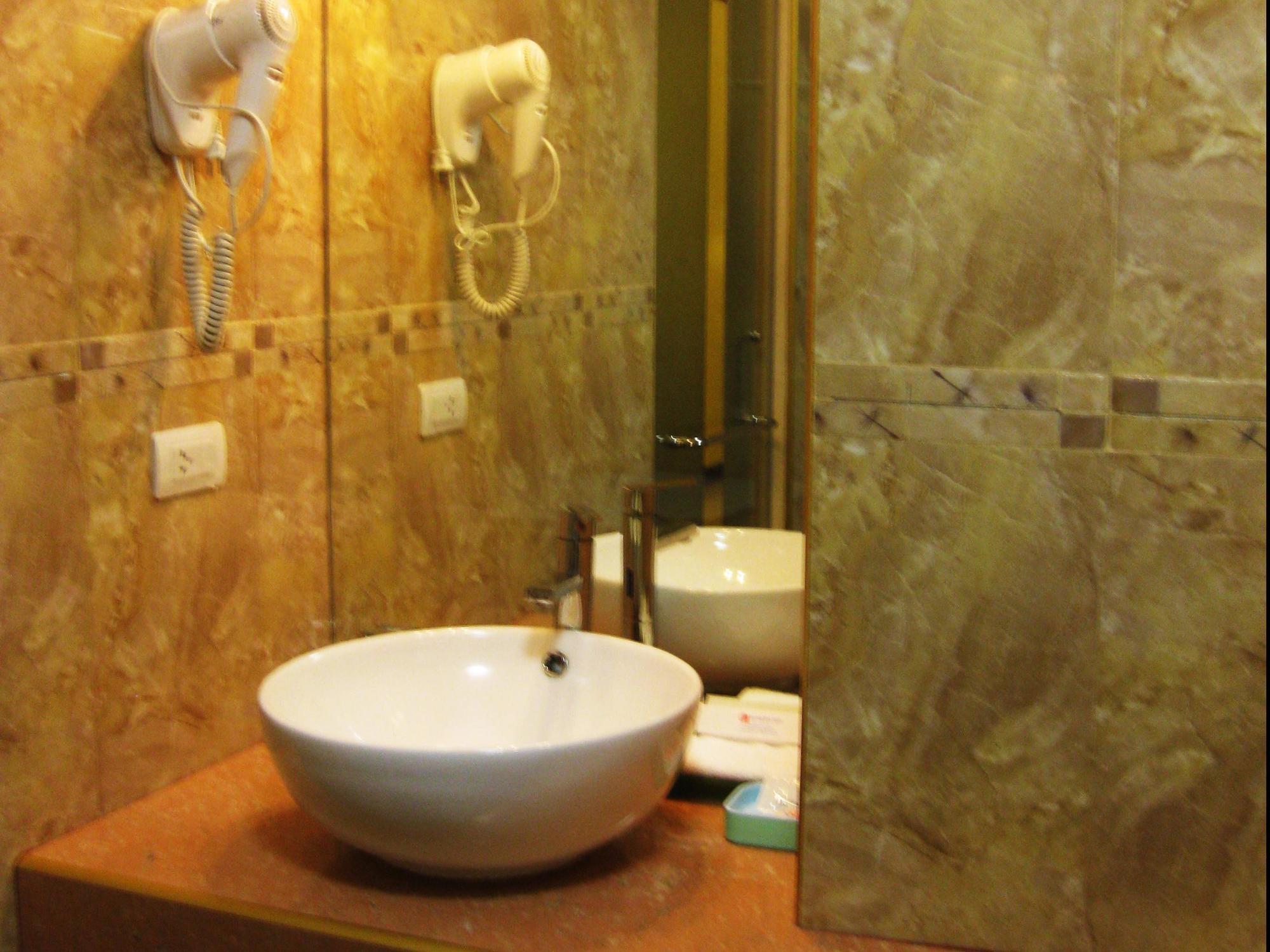 Dulcinea Hotel And Suites Île de Mactan Extérieur photo