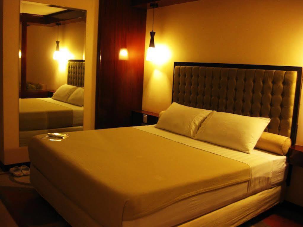 Dulcinea Hotel And Suites Île de Mactan Extérieur photo