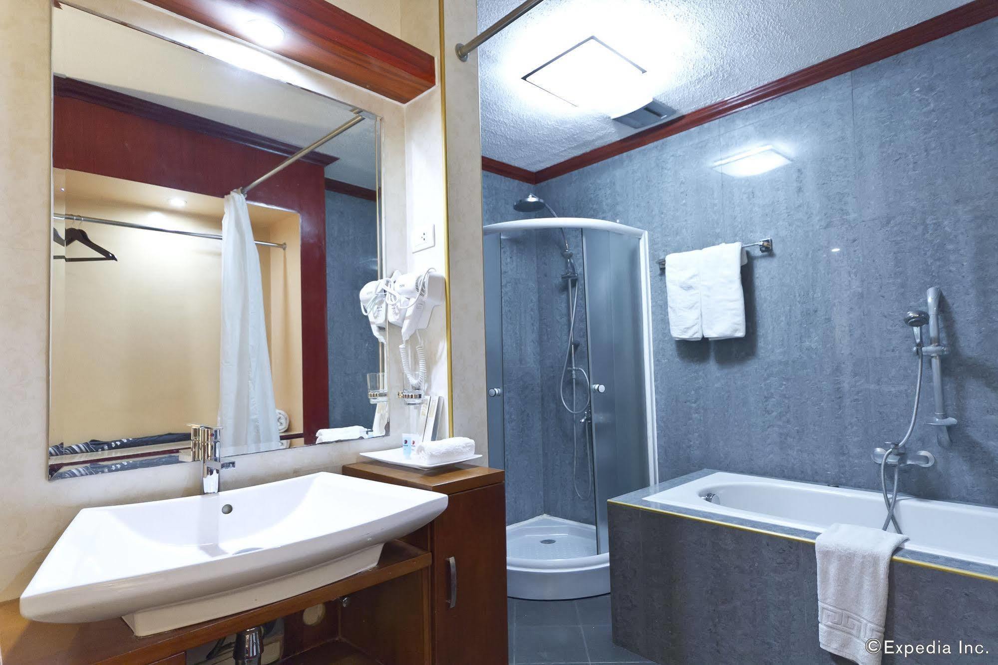 Dulcinea Hotel And Suites Île de Mactan Extérieur photo