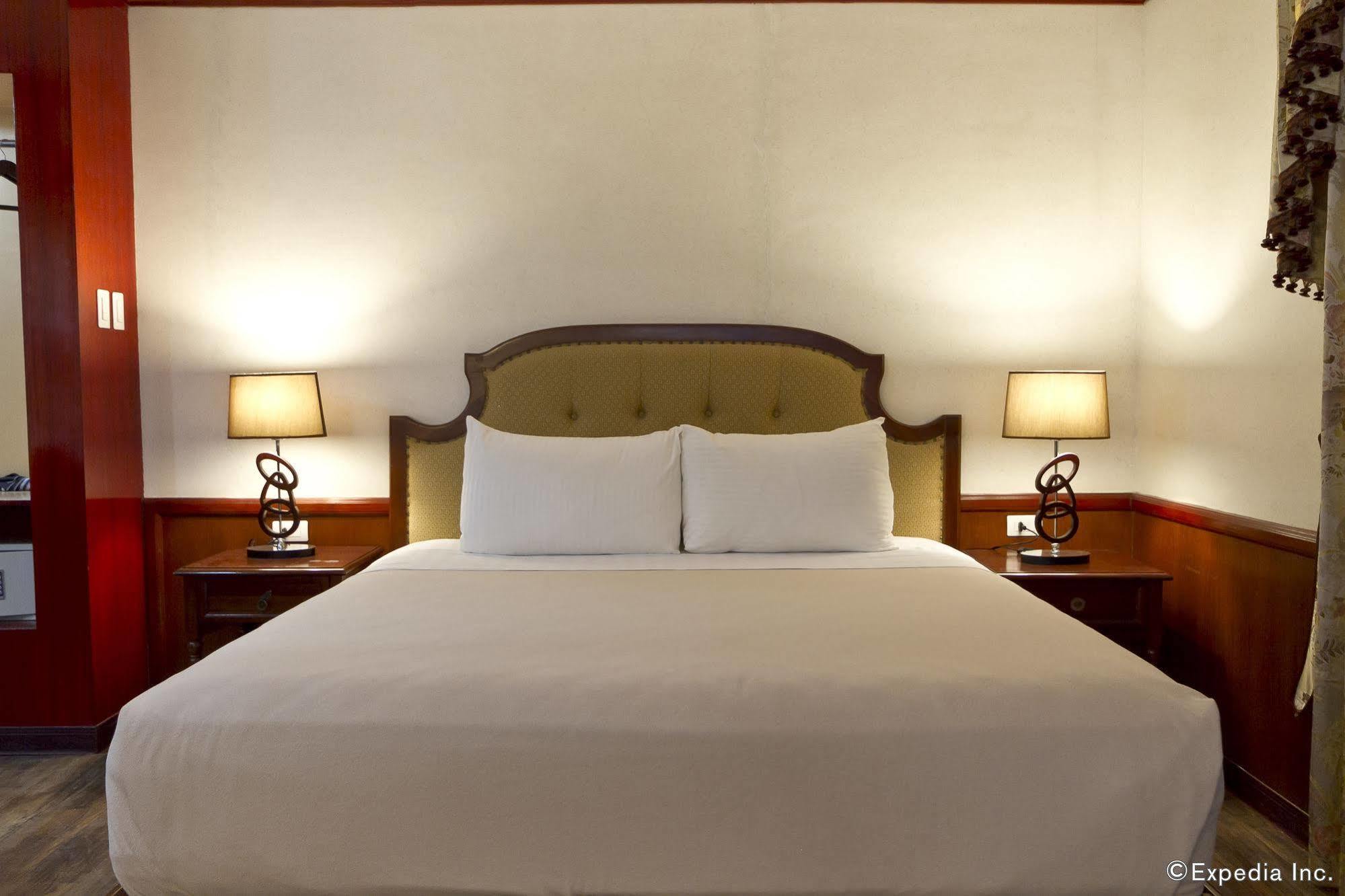 Dulcinea Hotel And Suites Île de Mactan Extérieur photo