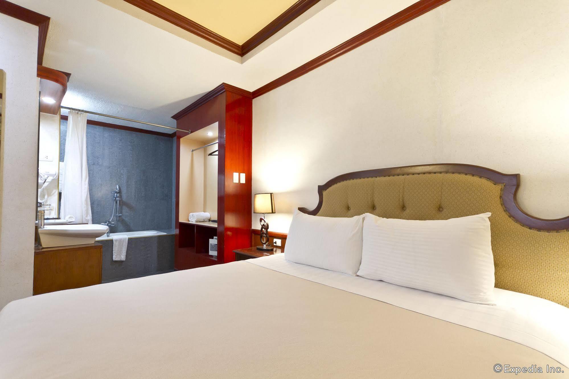 Dulcinea Hotel And Suites Île de Mactan Extérieur photo